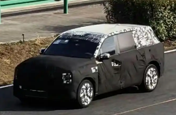 比M9更豪华，鸿蒙智行史上最贵SUV曝光，直接对标库里南！